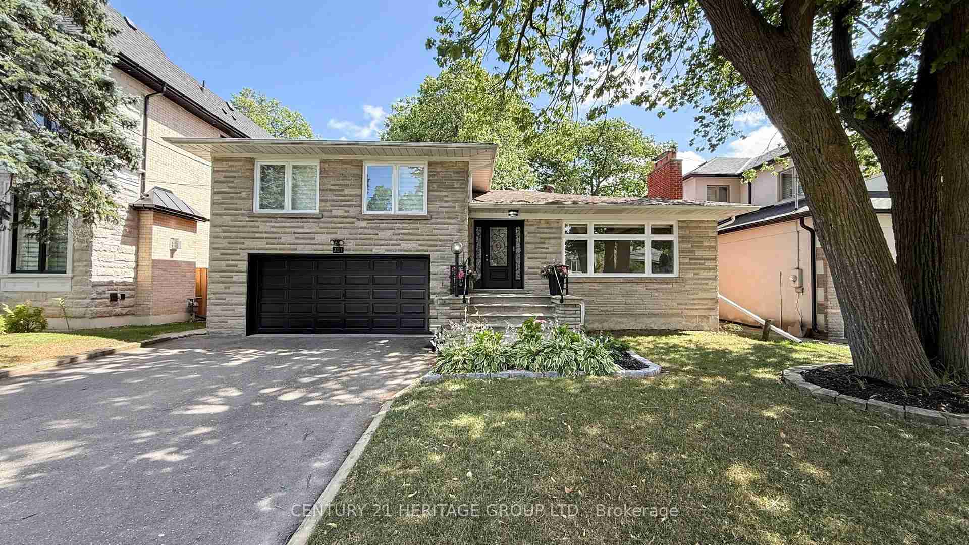 321 Betty Ann Toronto C07 - Property Image