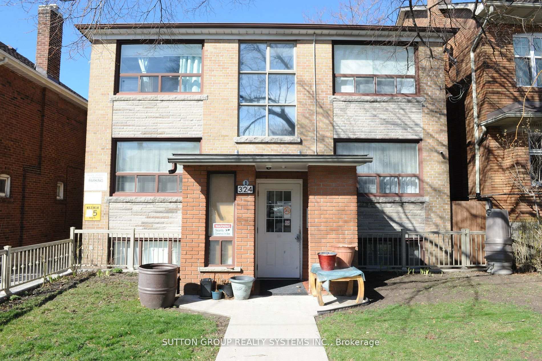 324 Lauder