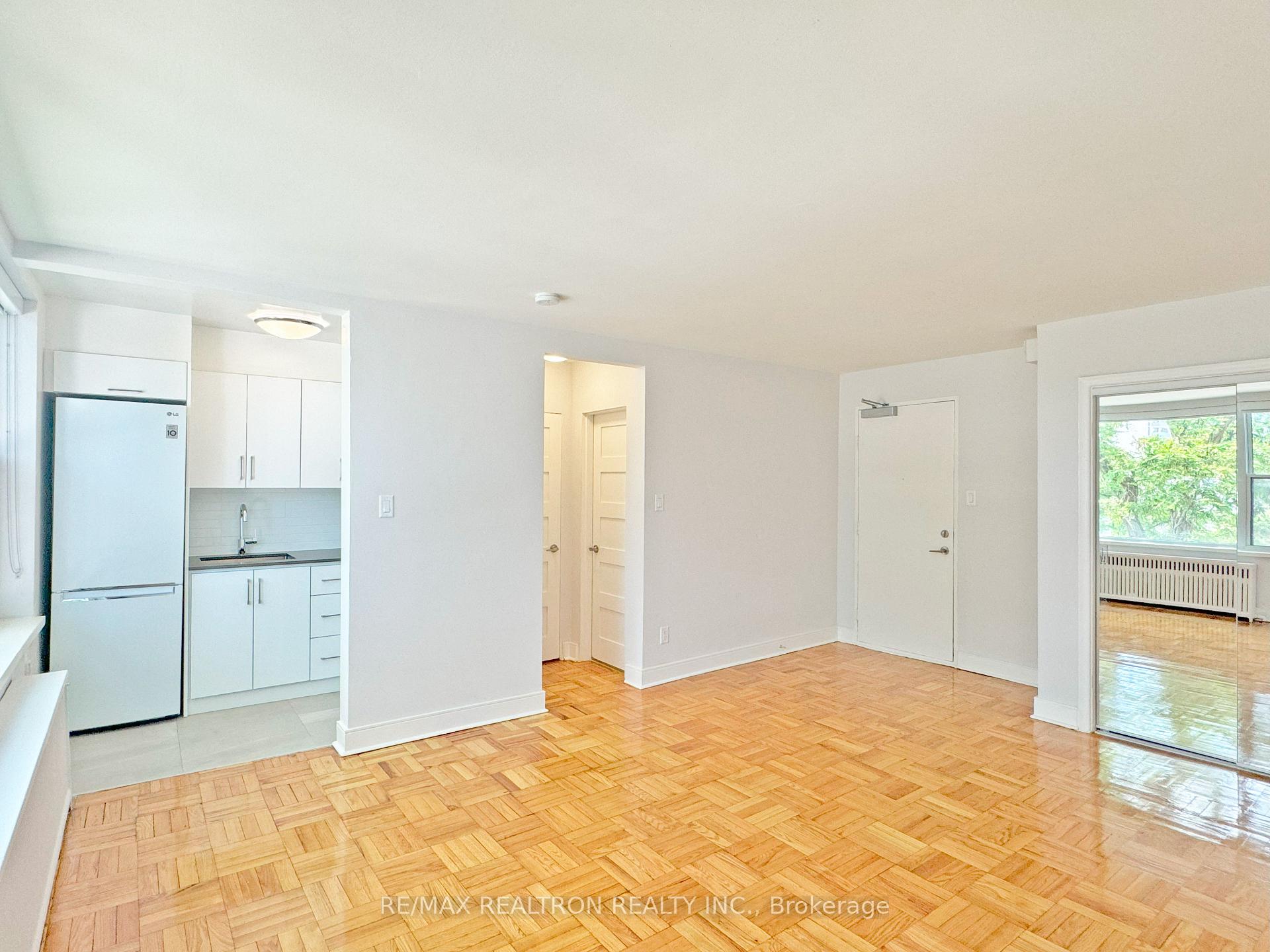 1545 Bathurst