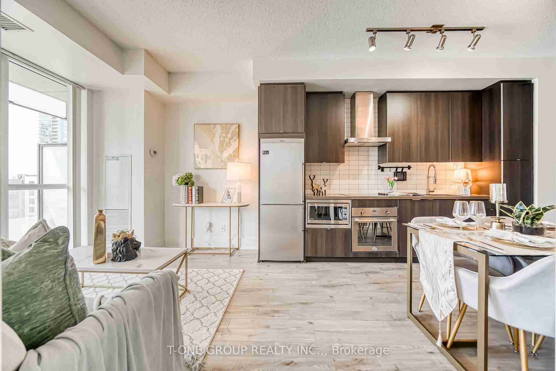 300 Front Toronto C01 - Property Image