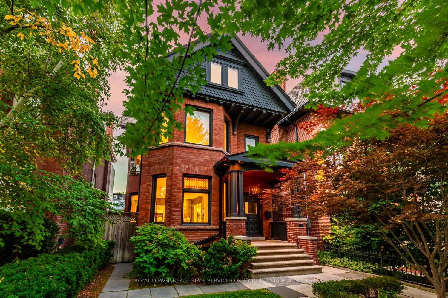 134 Roxborough