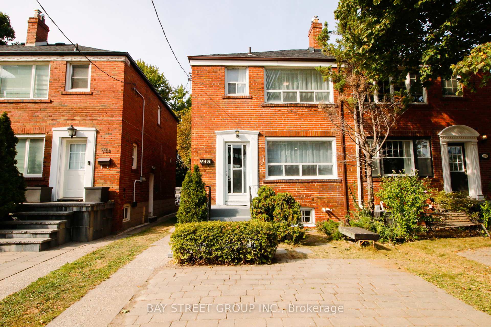 946 Eglinton