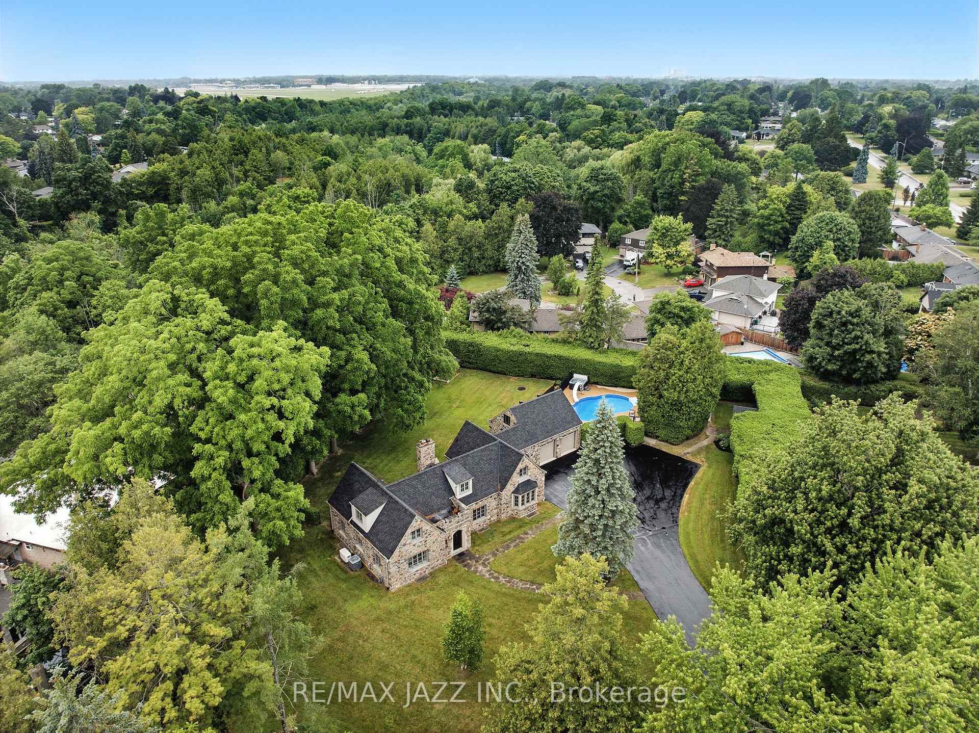 690 Bessborough