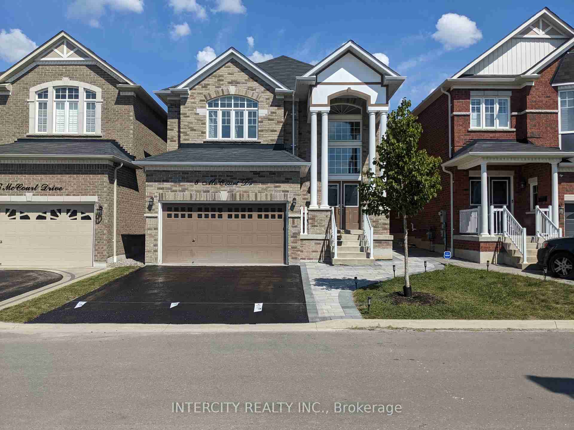 8 Mccourt Ajax - Property Image