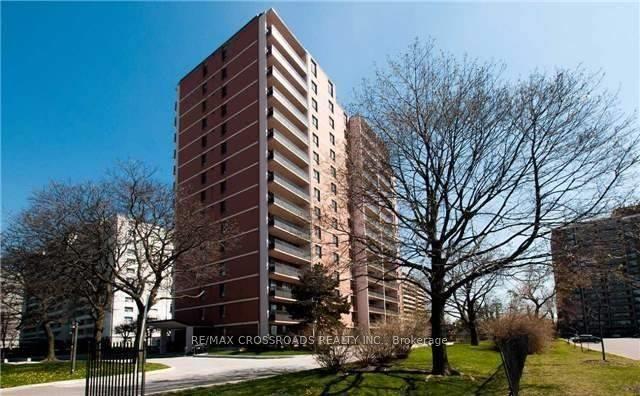 2721 Victoria Park
