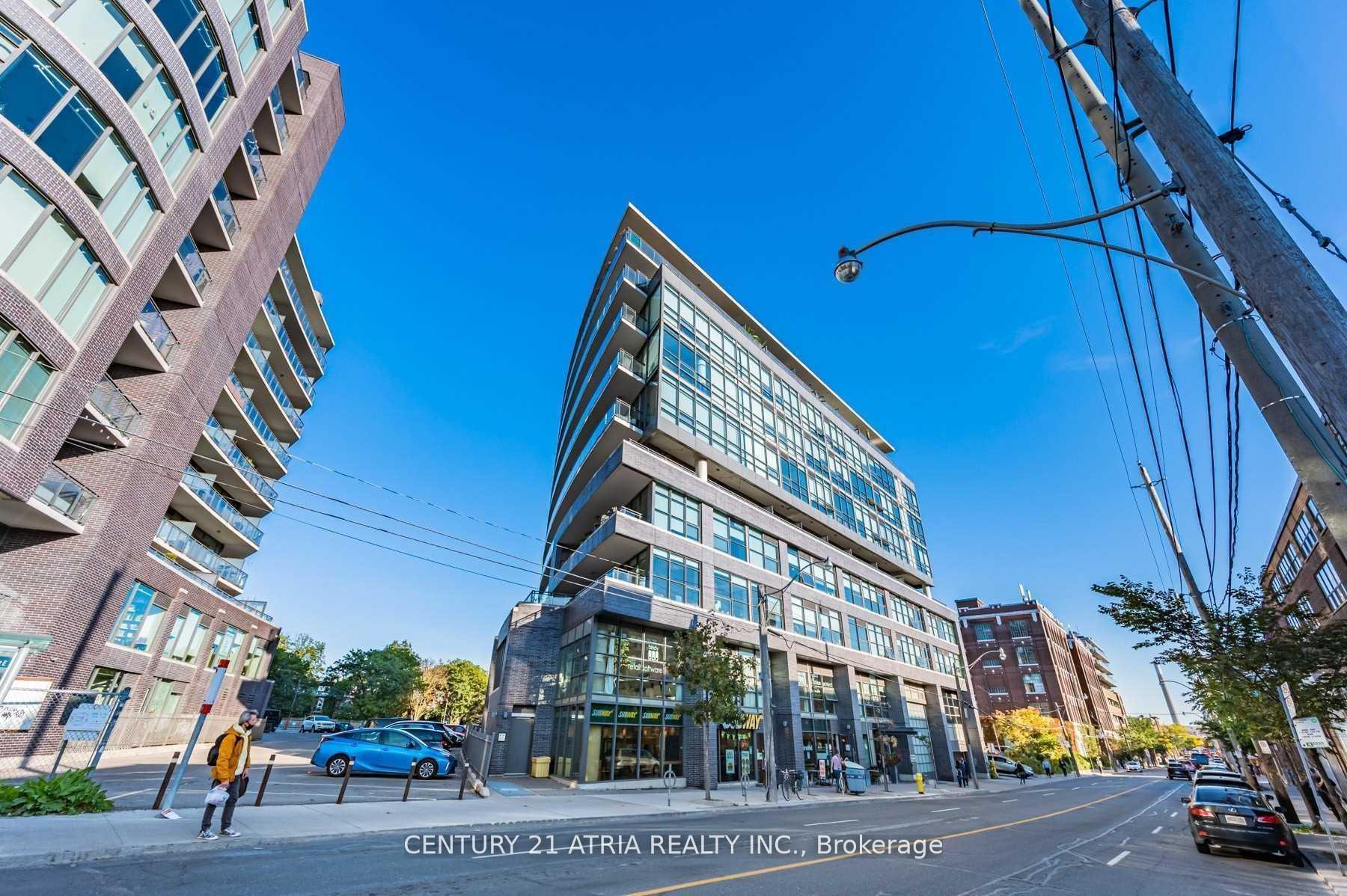 319 Carlaw