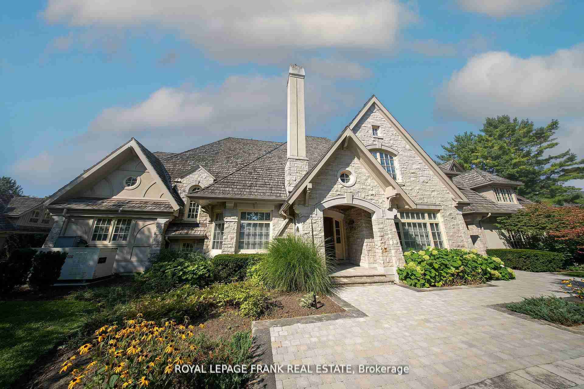 42 Buggey Ajax - Property Image
