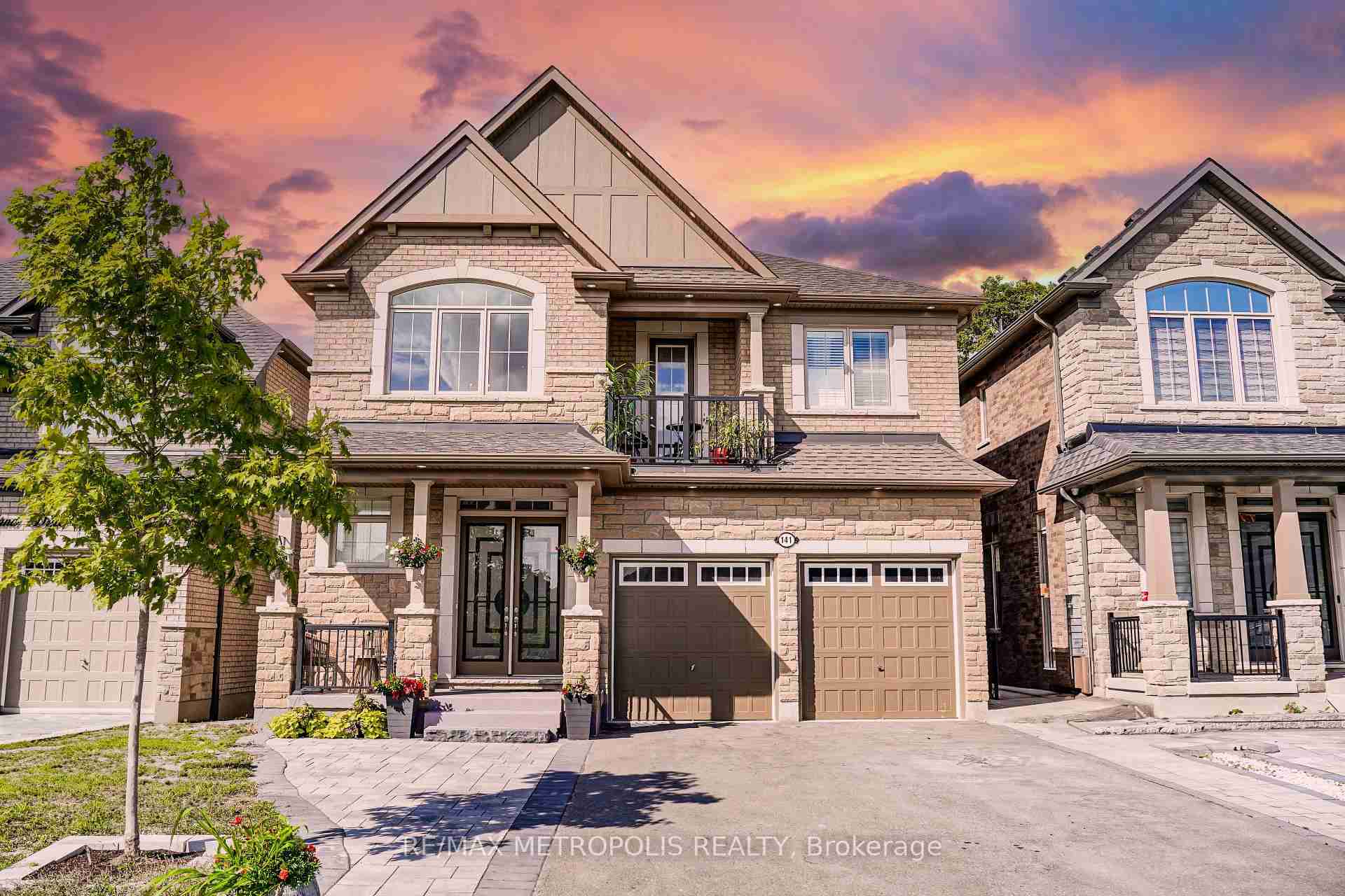 141 AUCKLAND Whitby - Property Image