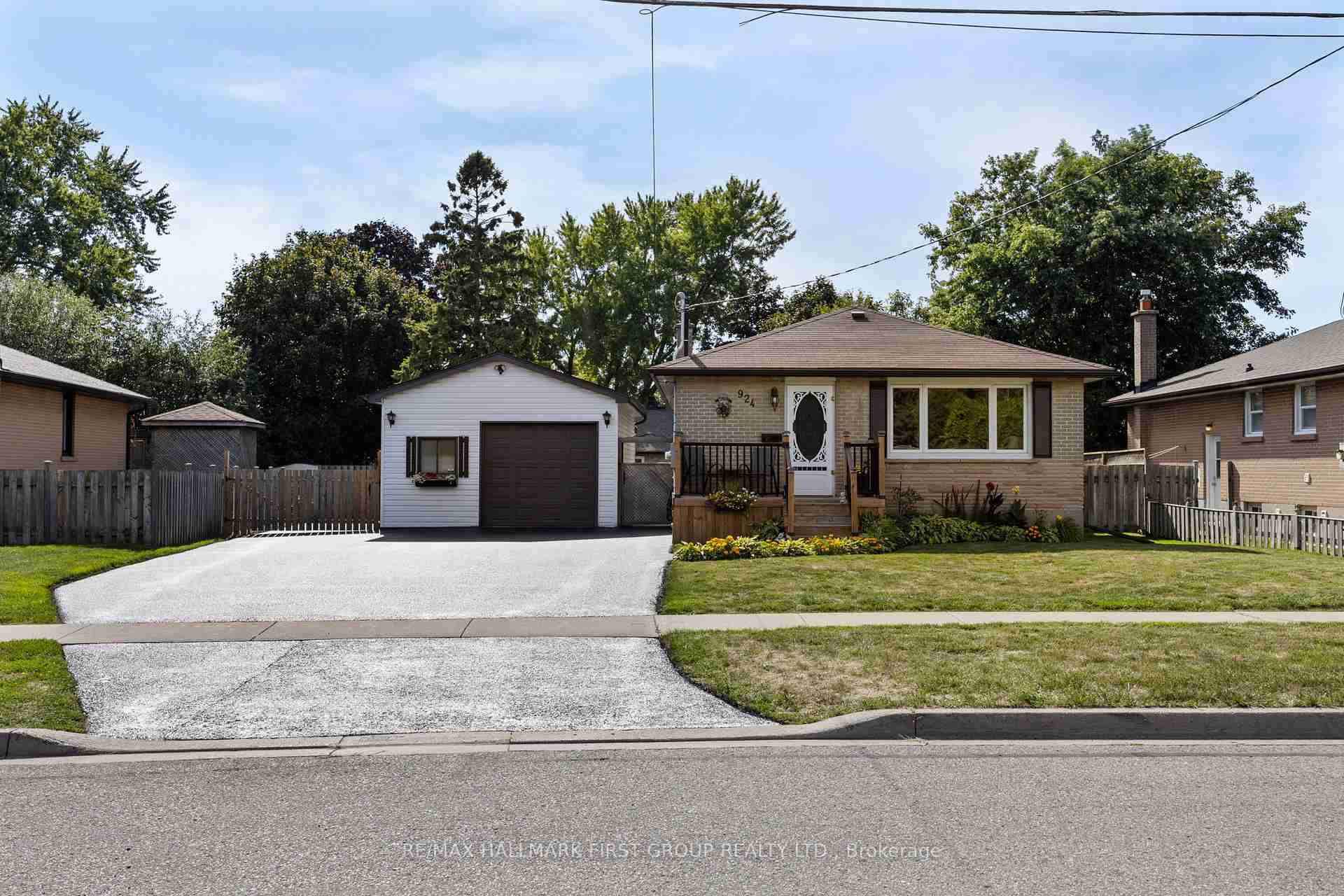 924 McCullough Whitby - Property Image