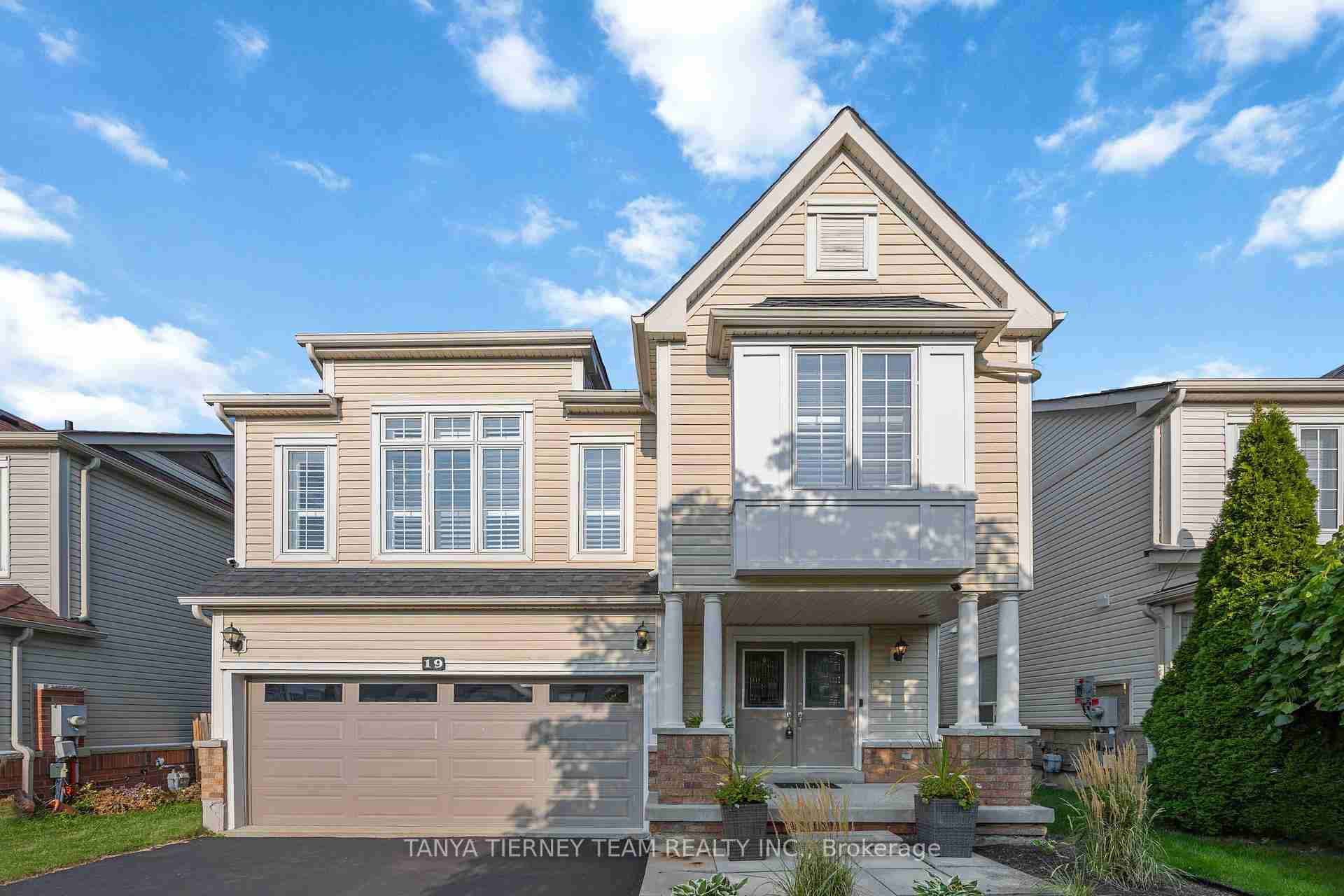 19 Teardrop Whitby - Property Image