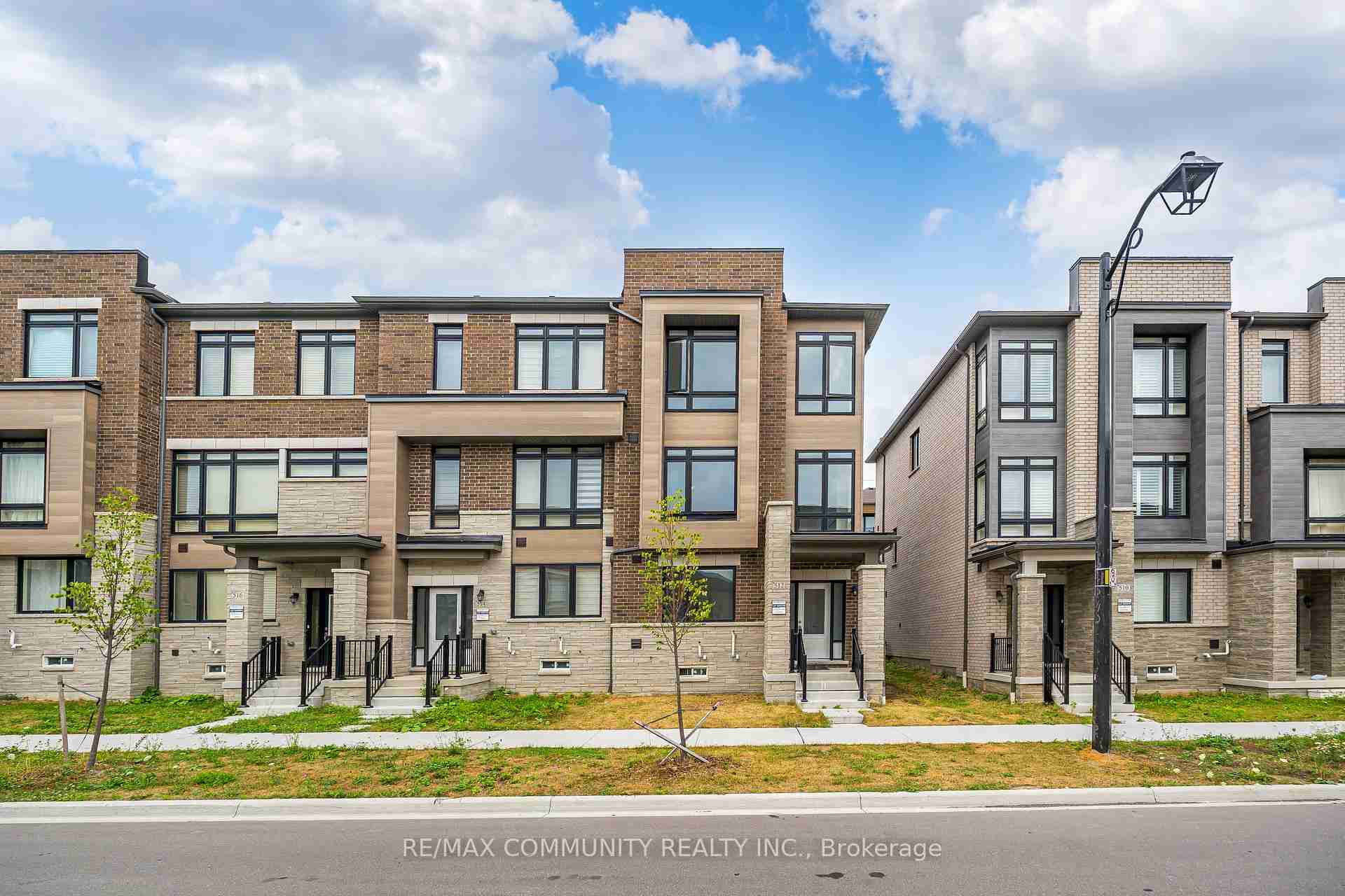 512 Danks Ridge Ajax - Property Image