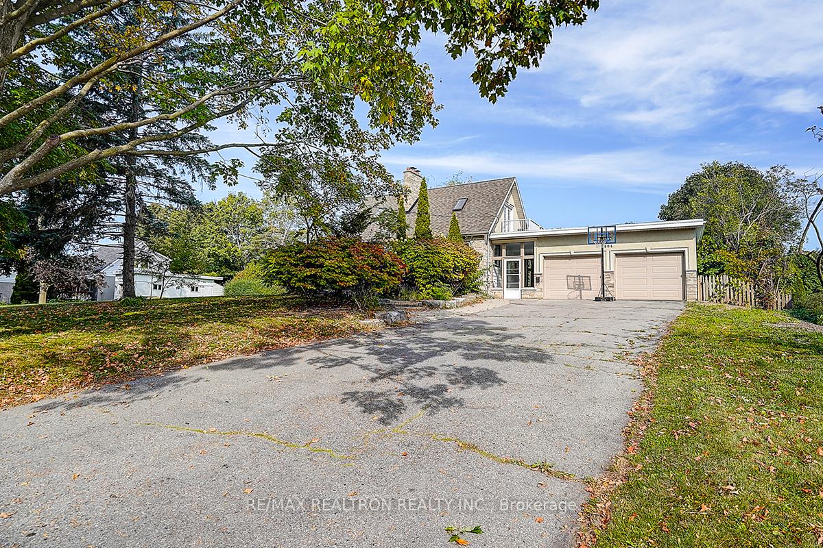 904 Parklane