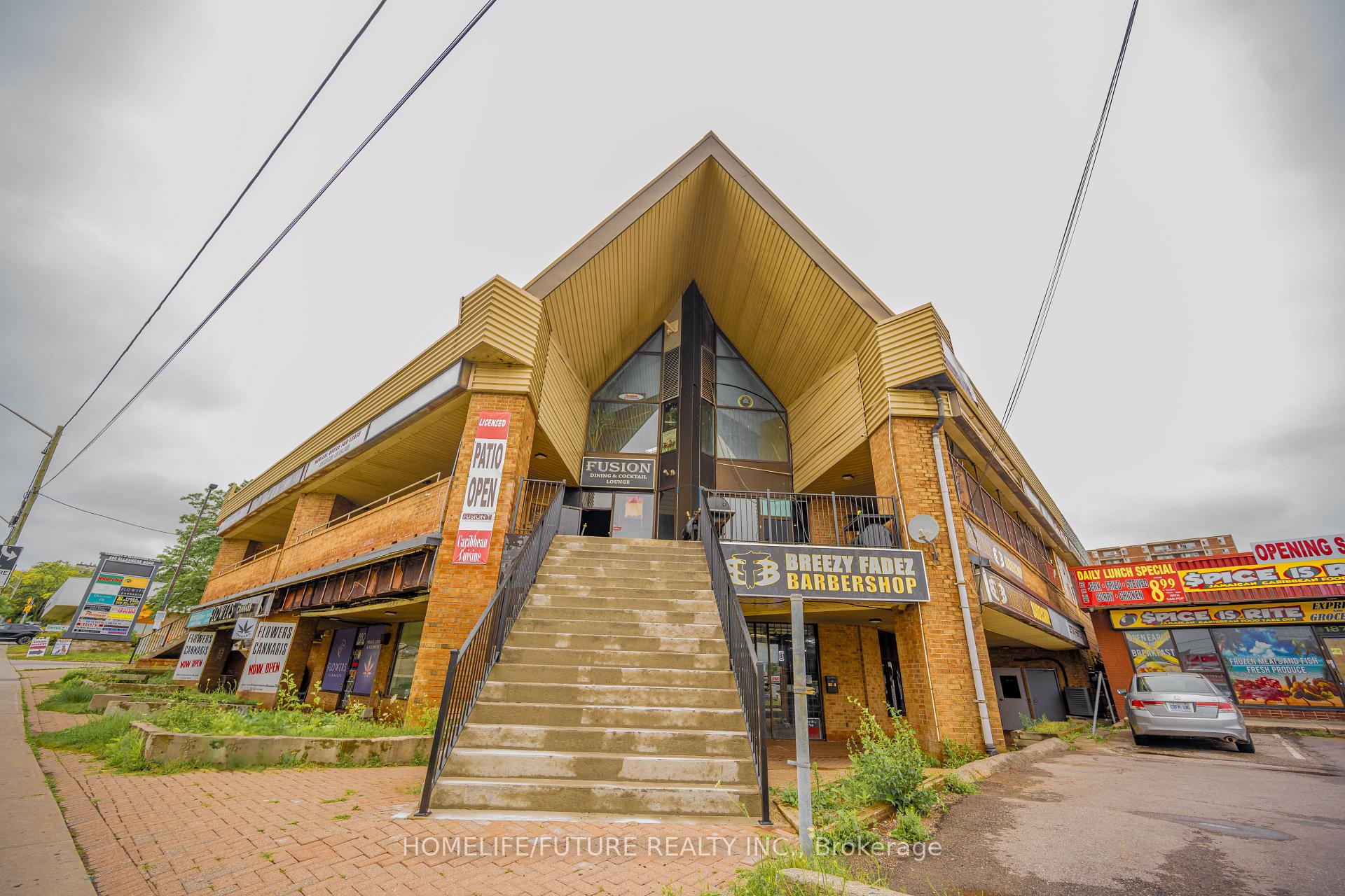 880 Ellesmere