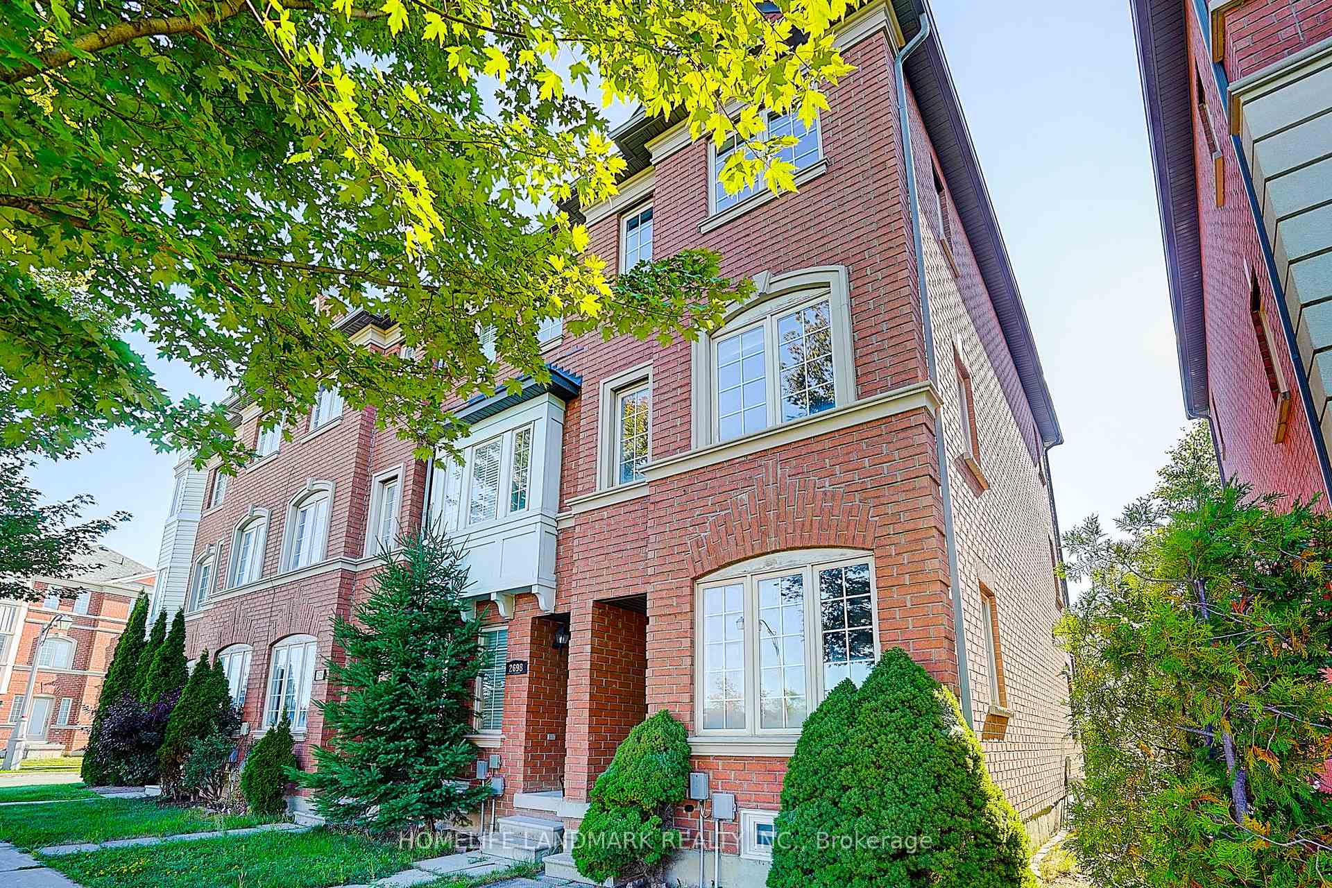 2700 Bur Oak