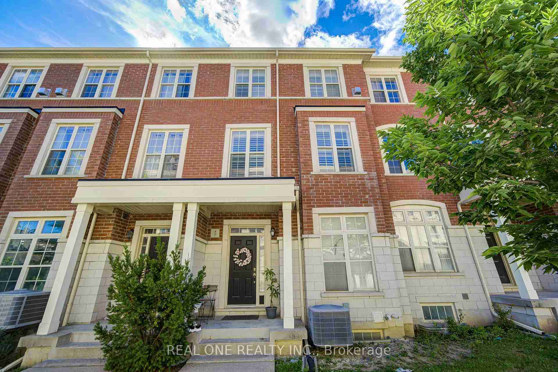 9 Ruskov Markham - Property Image