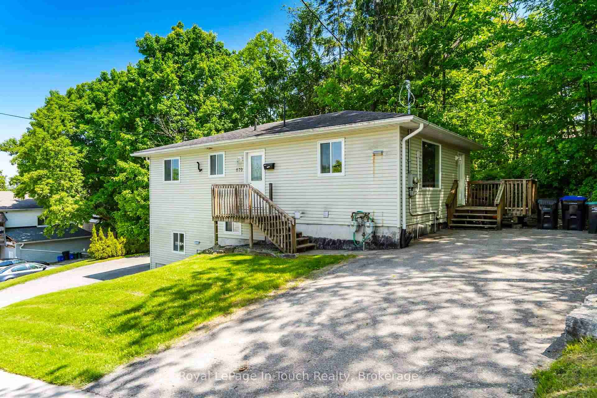 679 Montreal Midland - Property Image