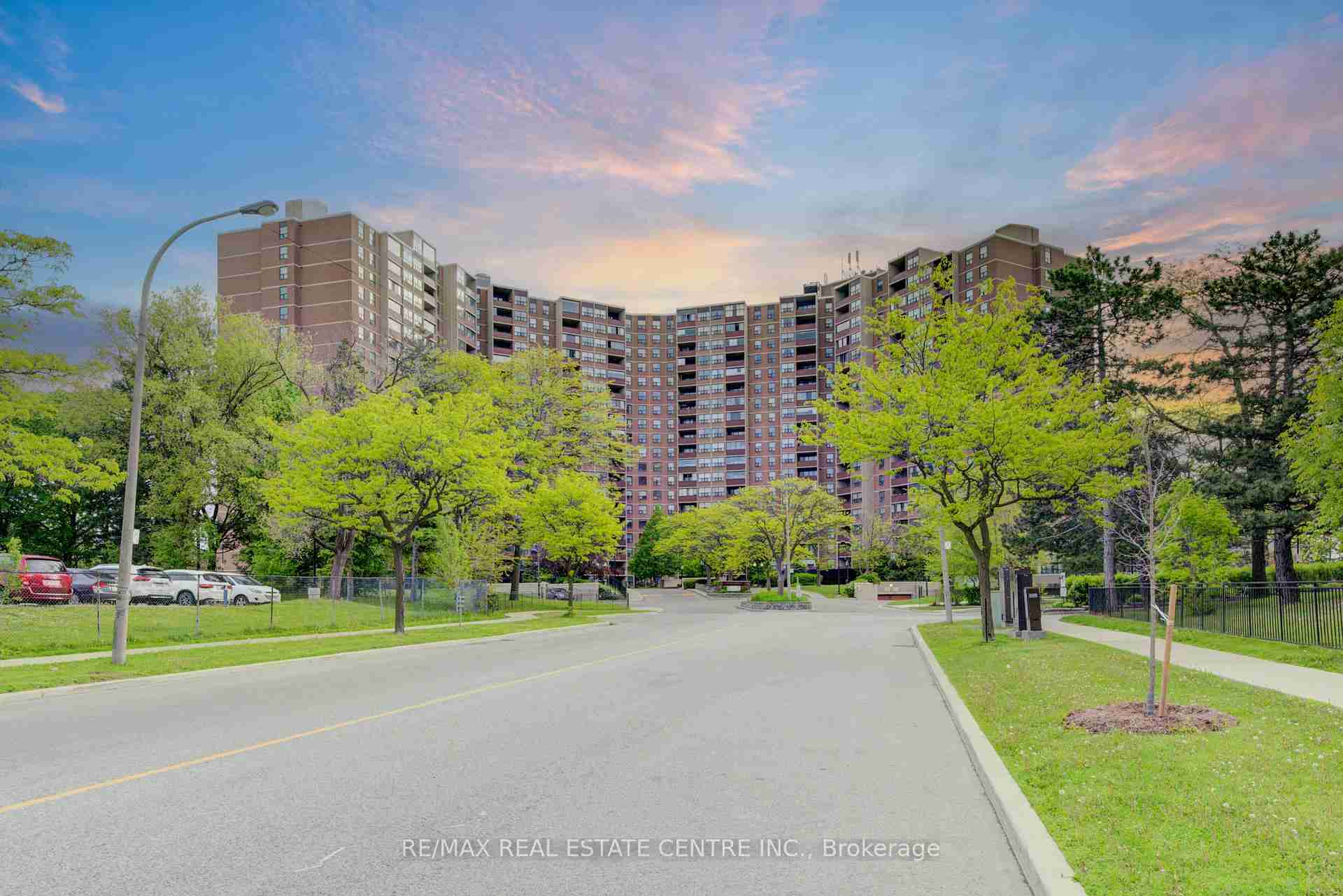 716 The West Mall Toronto W08 - Property Image