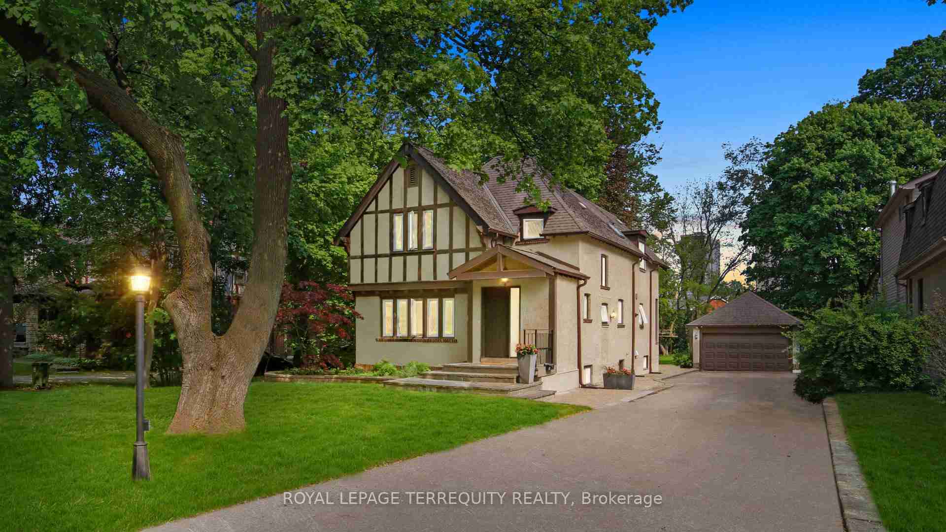 65 Burnhamthorpe Toronto W08 - Property Image