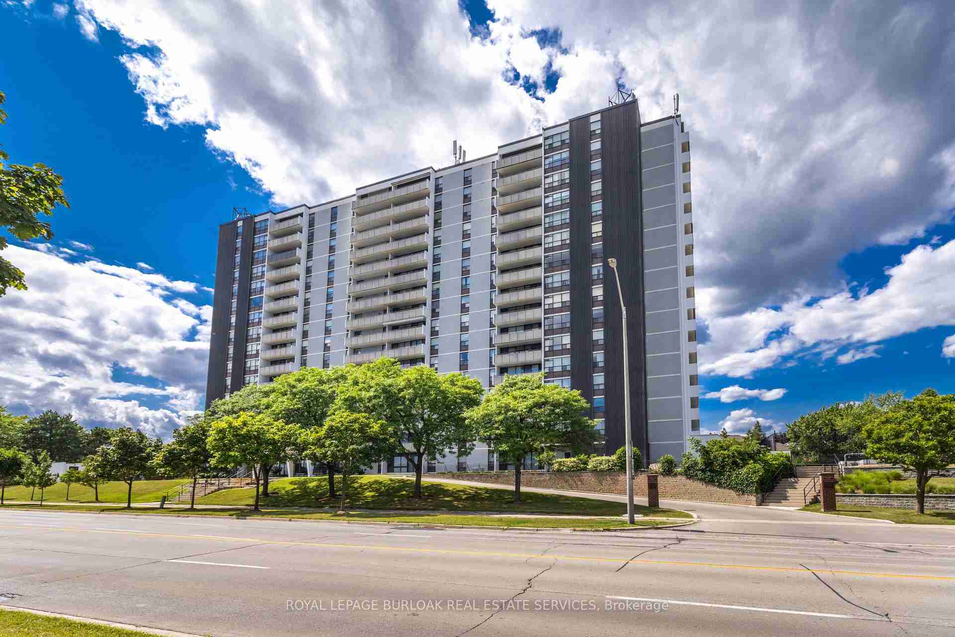 2055 Upper Middle Burlington - Property Image