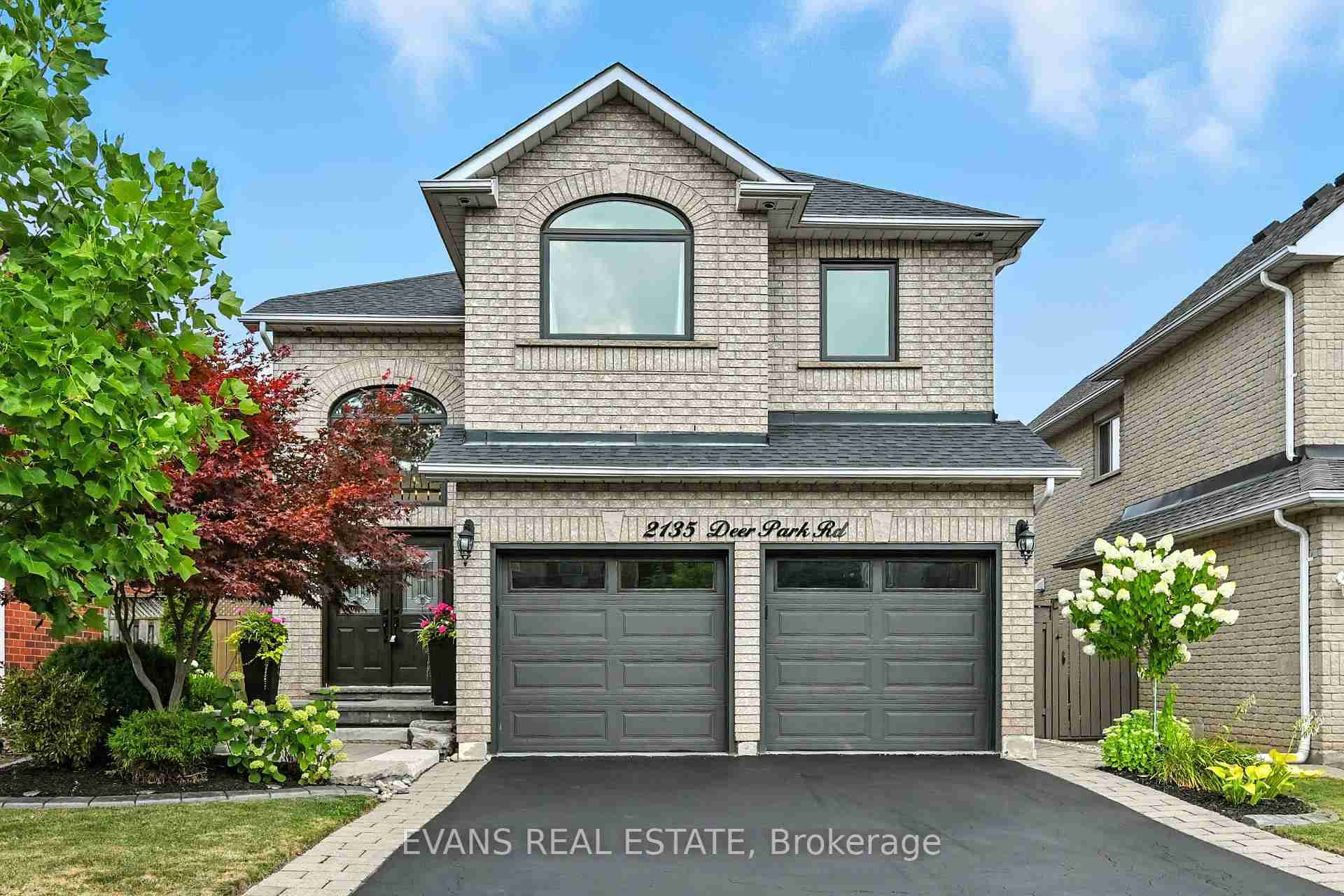 2135 Deer Park Oakville - Property Image