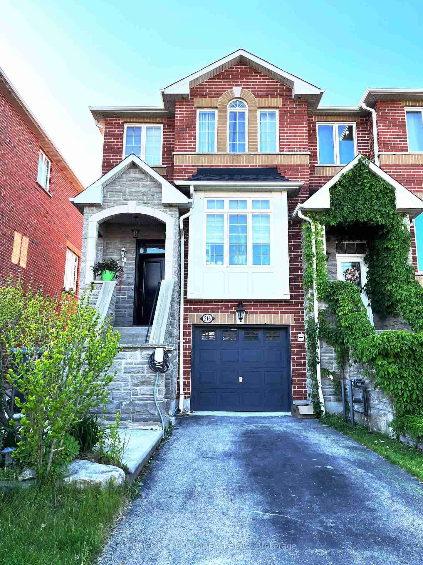 516 Lumberton Mississauga - Property Image