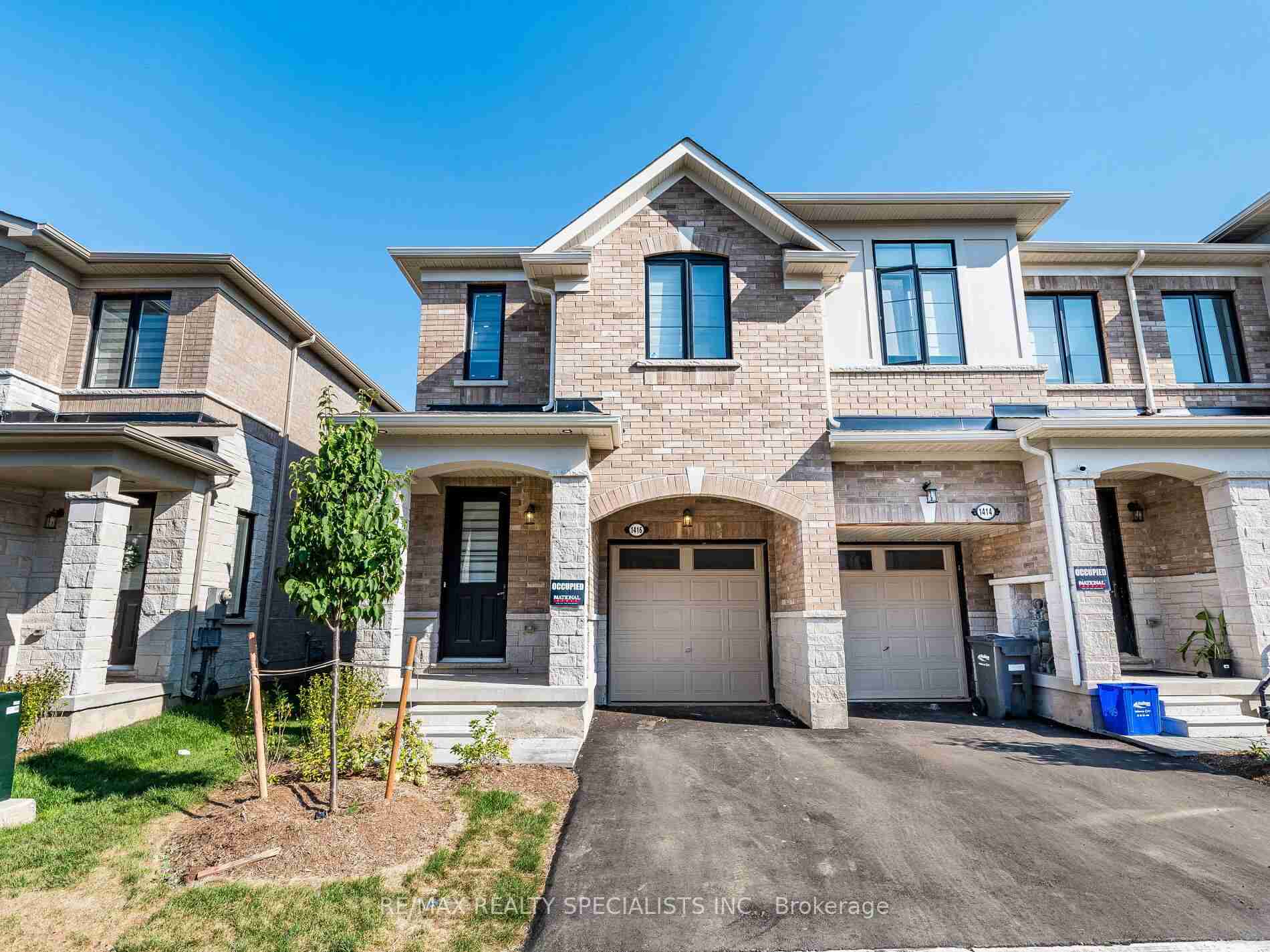 1416 Oakmont Burlington - Property Image