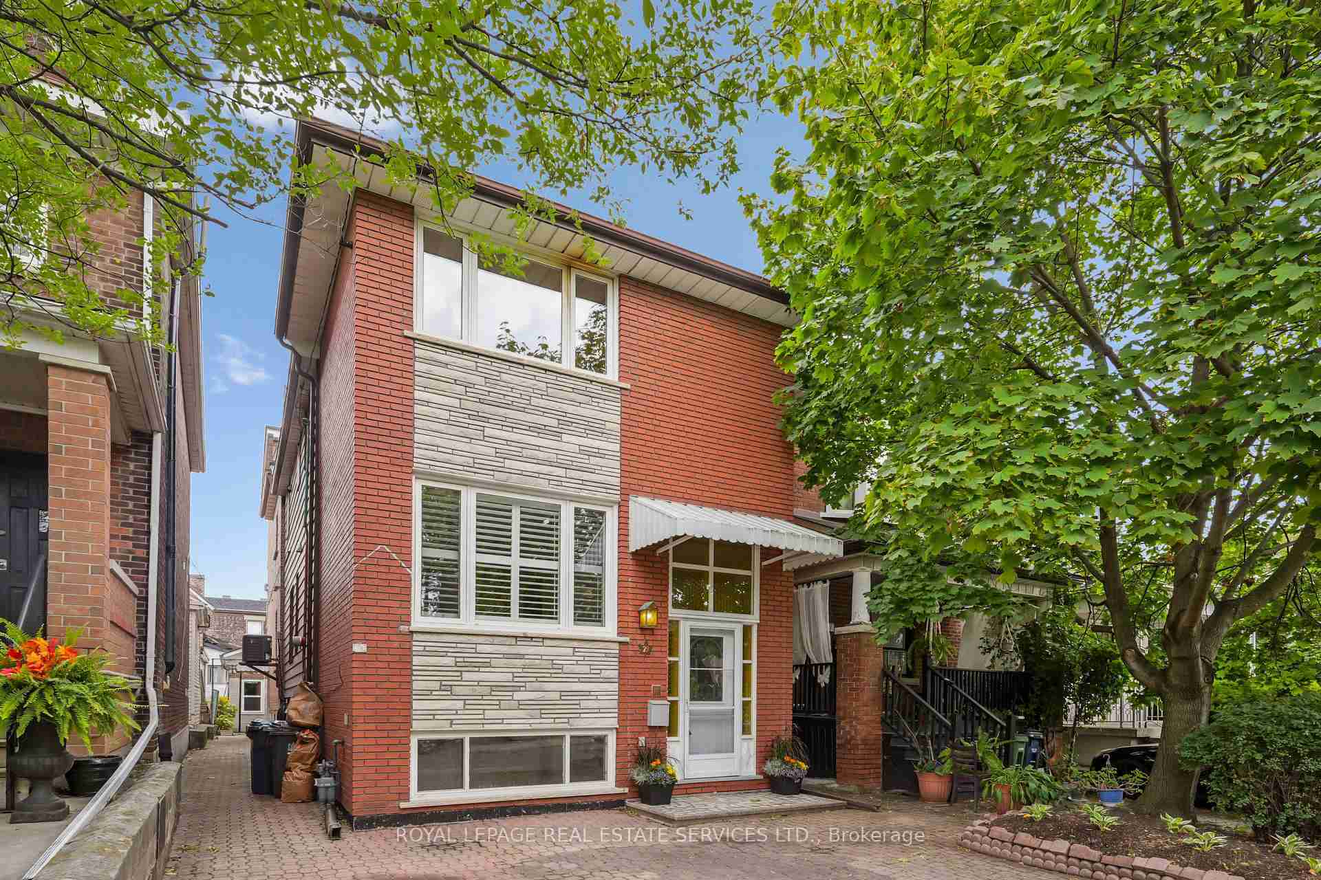 29 Greenlaw Toronto W03 - Property Image