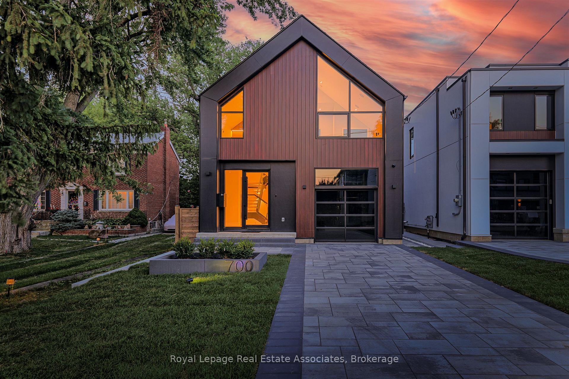 700 Montbeck