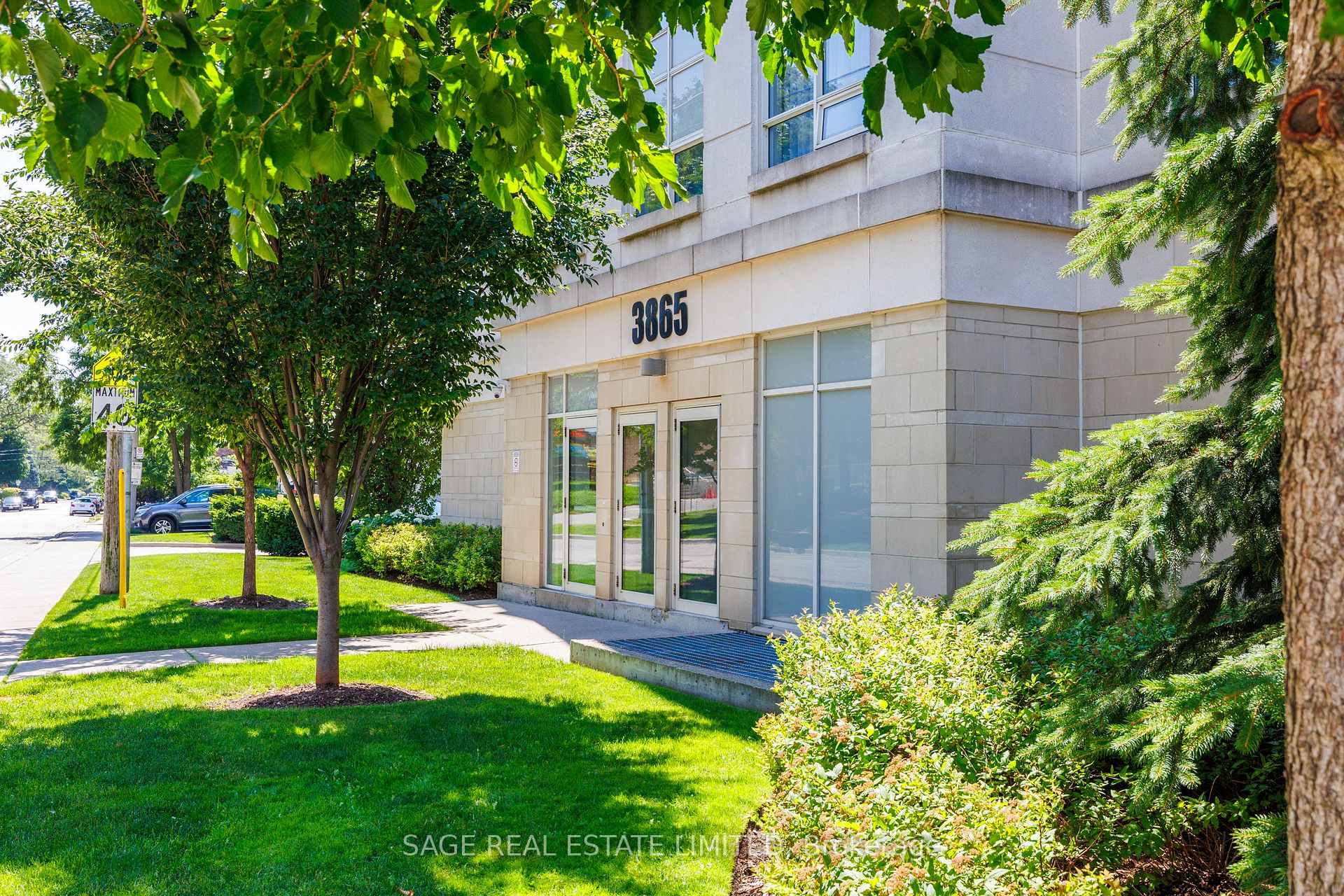 3865 Lake Shore