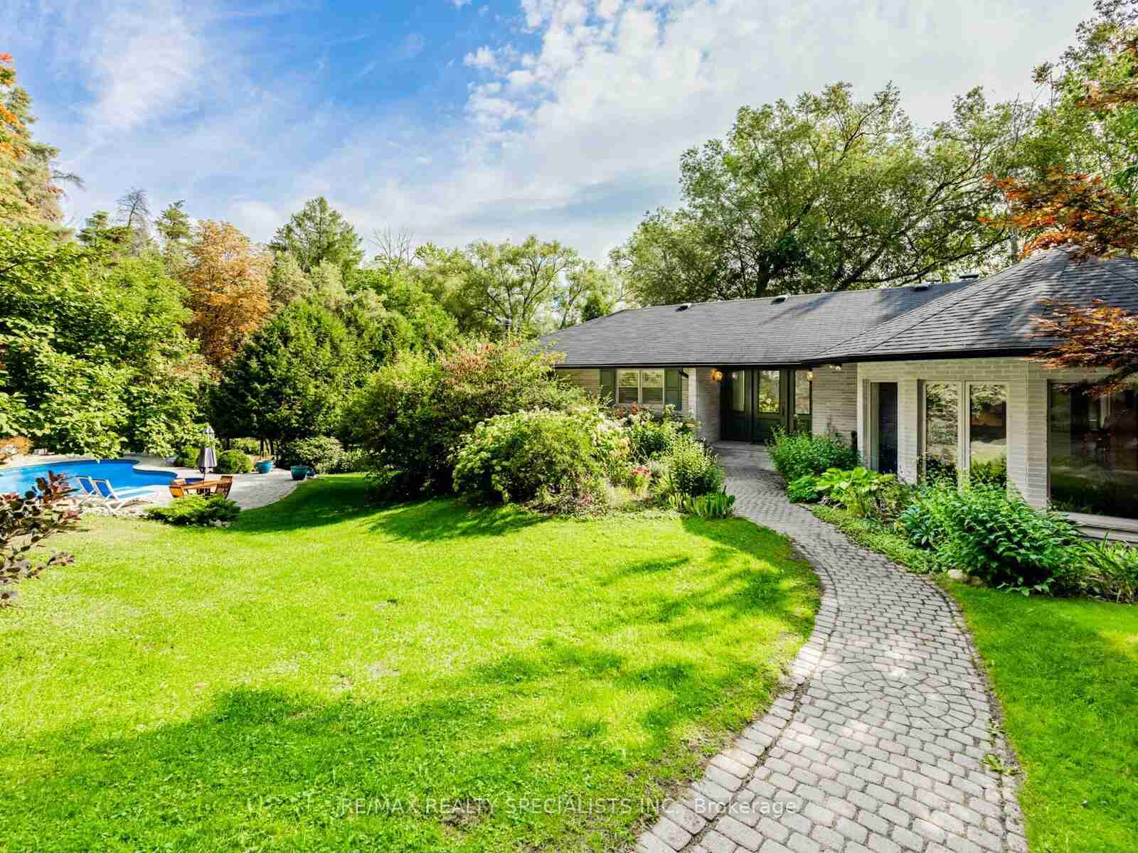 18043 Airport Caledon - Property Image