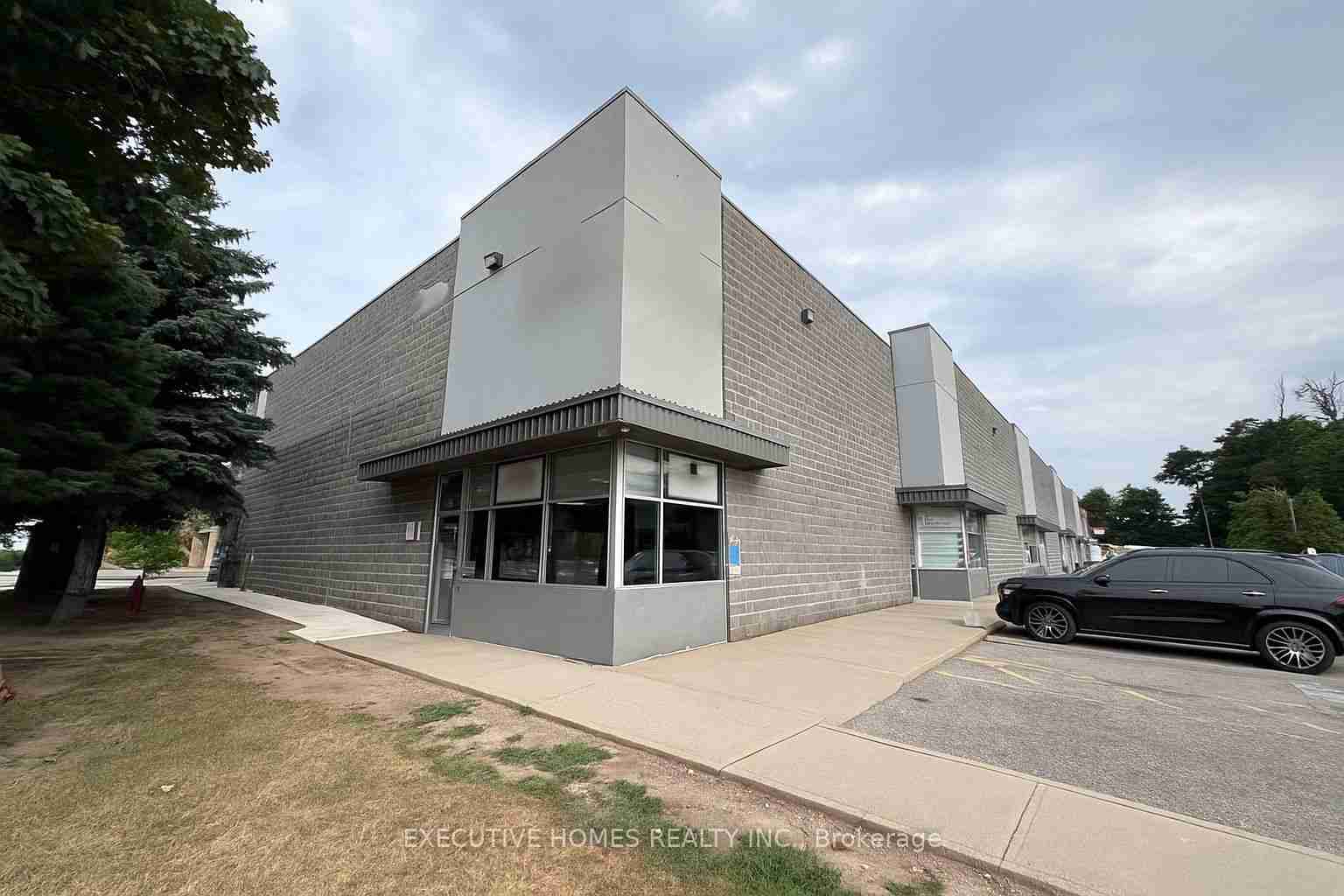 290 Traders Mississauga - Property Image