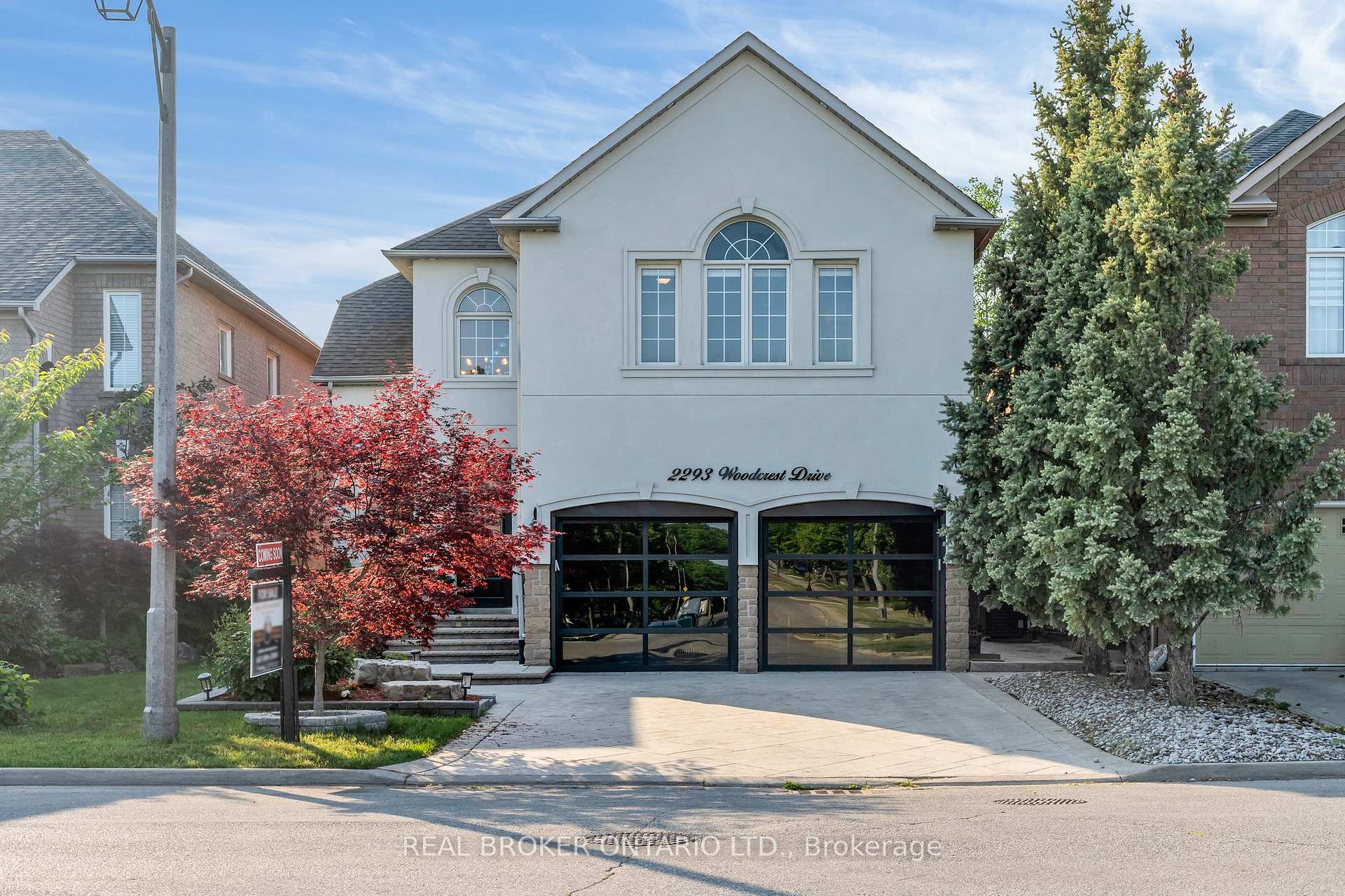 2293 Woodcrest