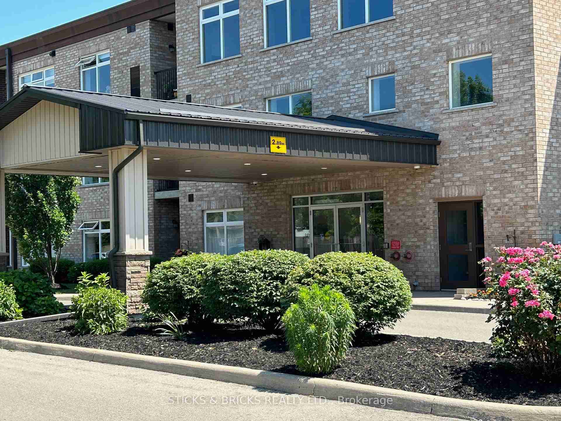 4644 PETTIT Niagara Falls - Property Image