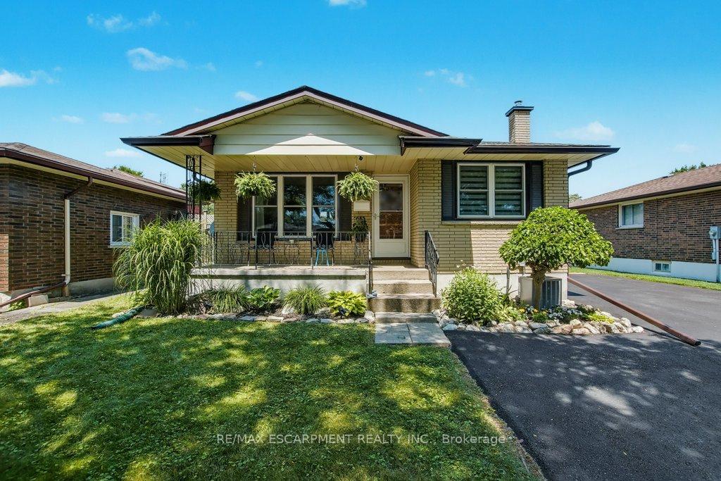 5945 Frontenac