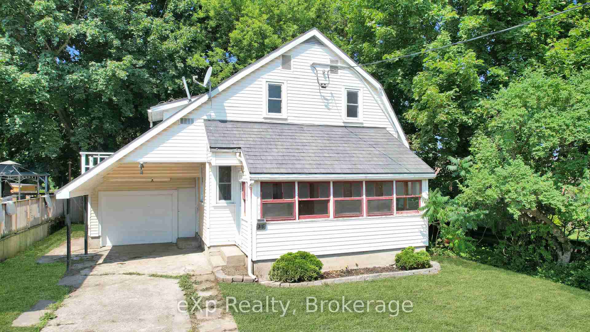 315 McNab Brockton - Property Image