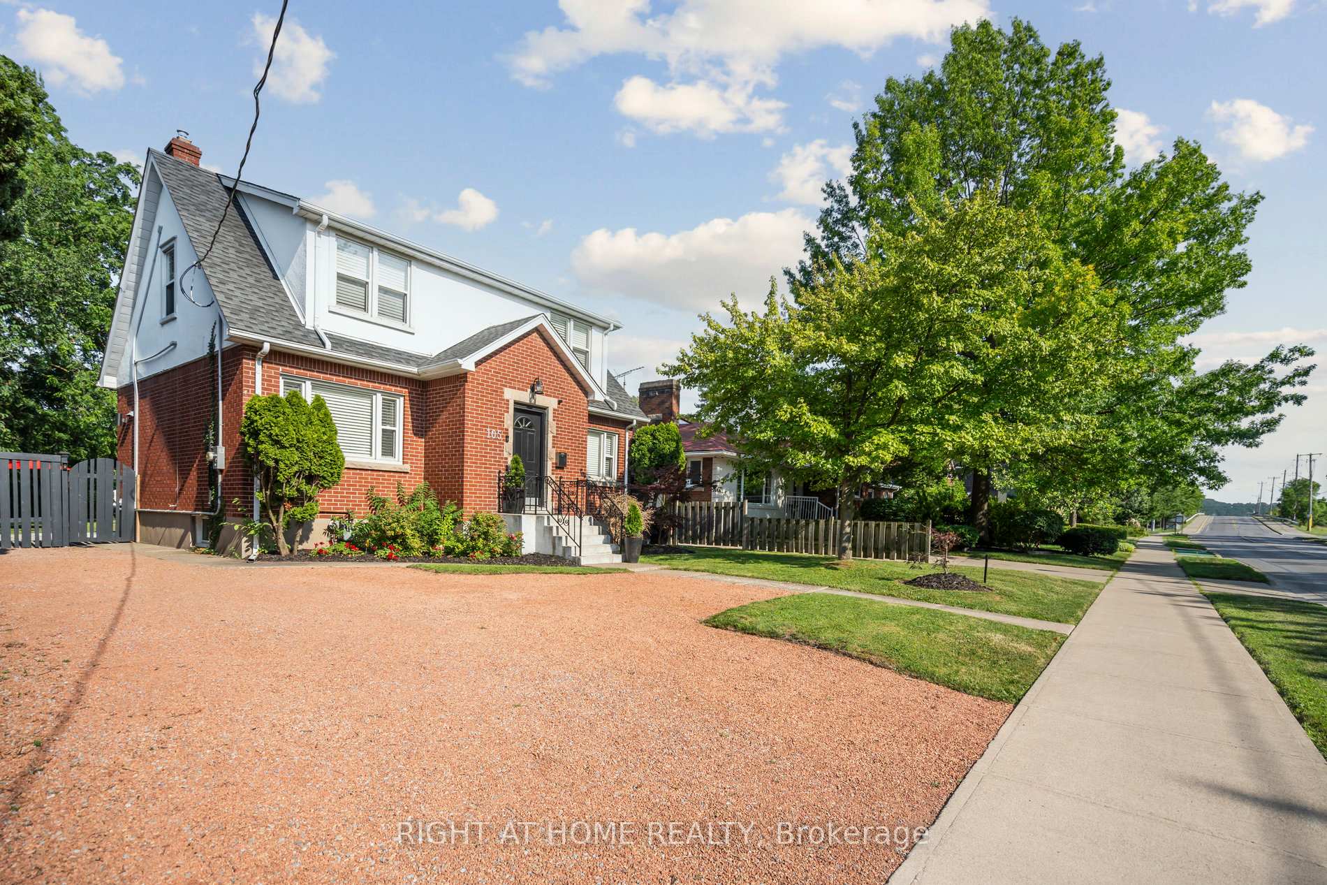 105 Glenridge