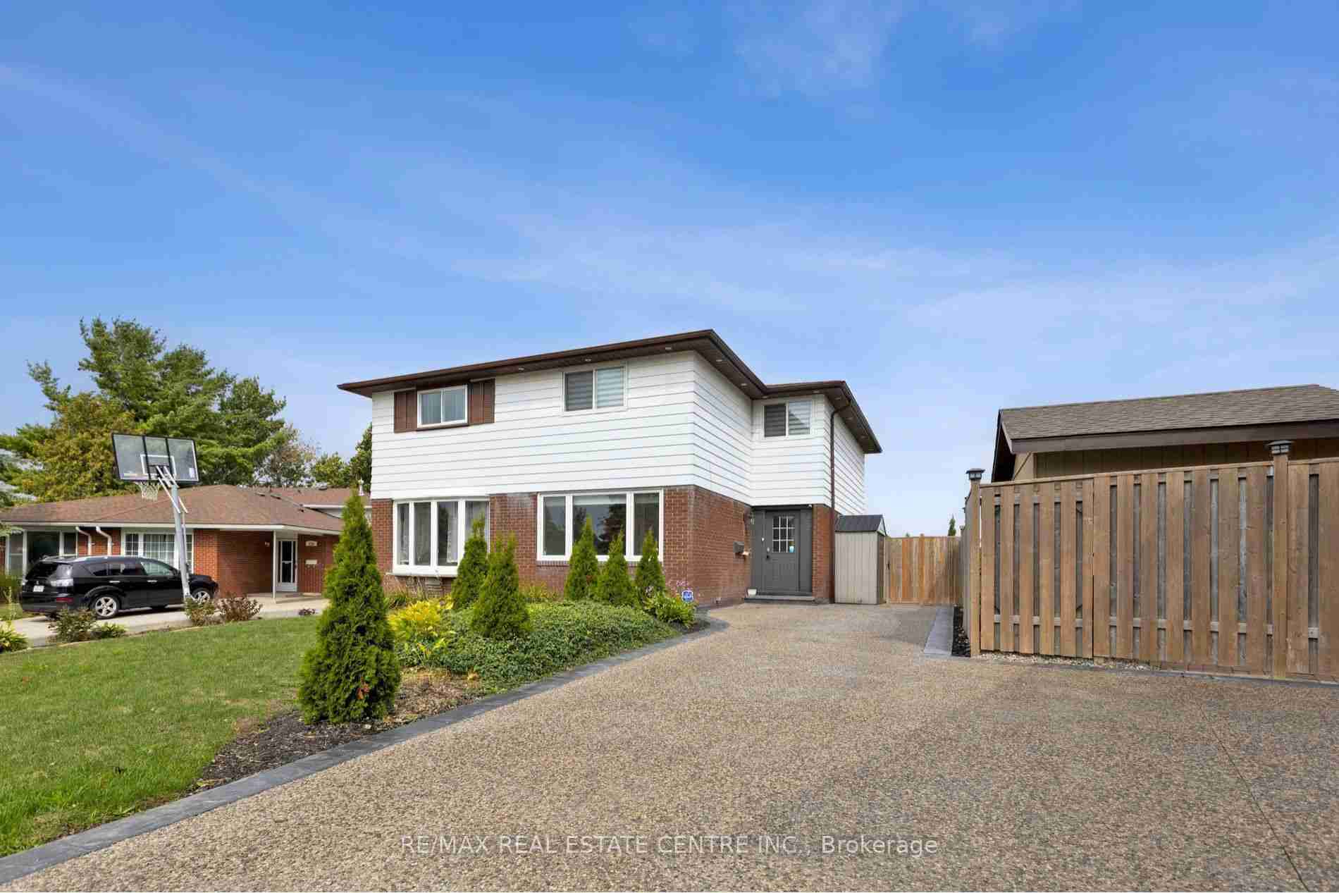 122 Mooregate Kitchener - Property Image