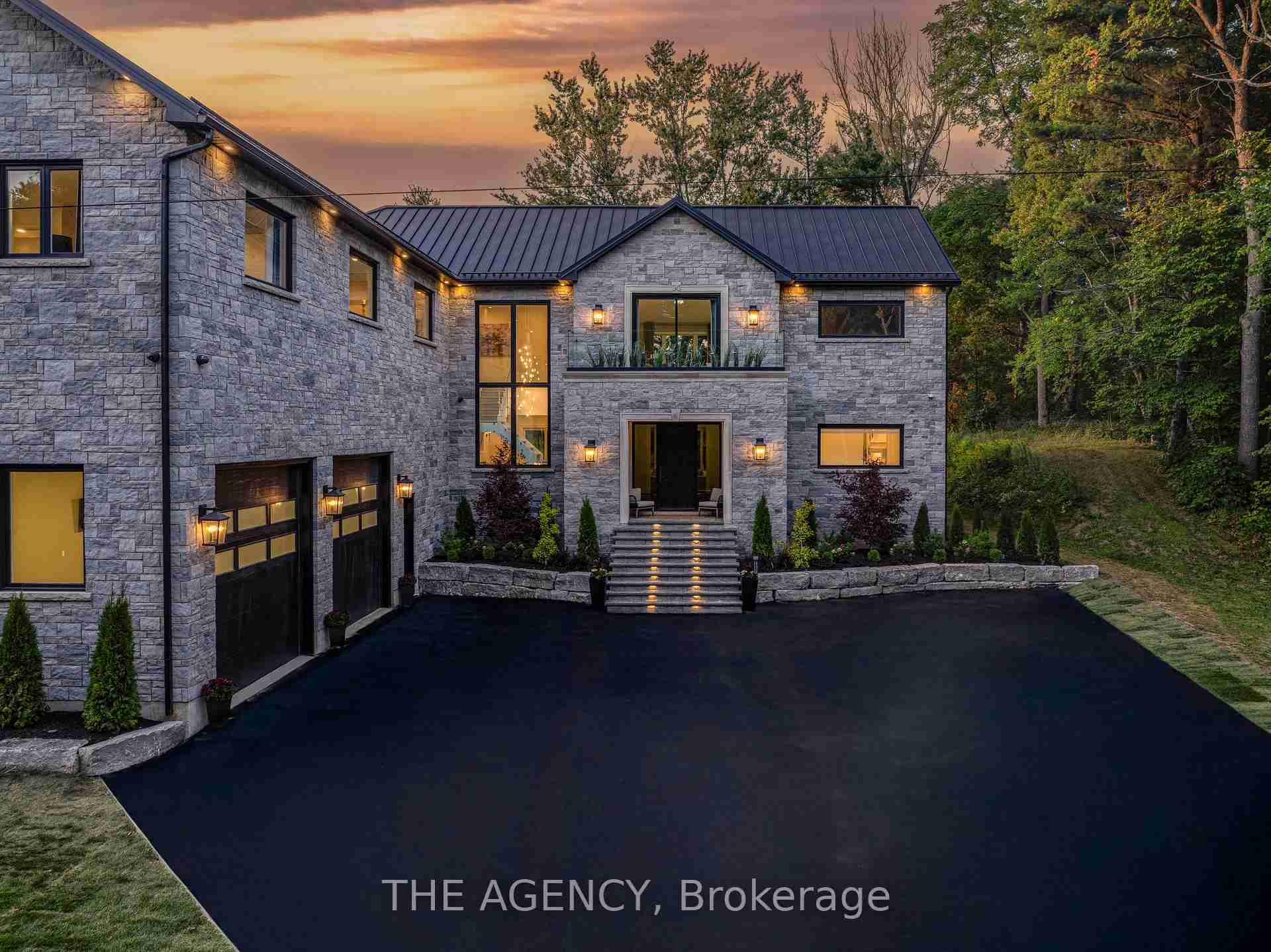 1067 Jerseyville Hamilton - Property Image