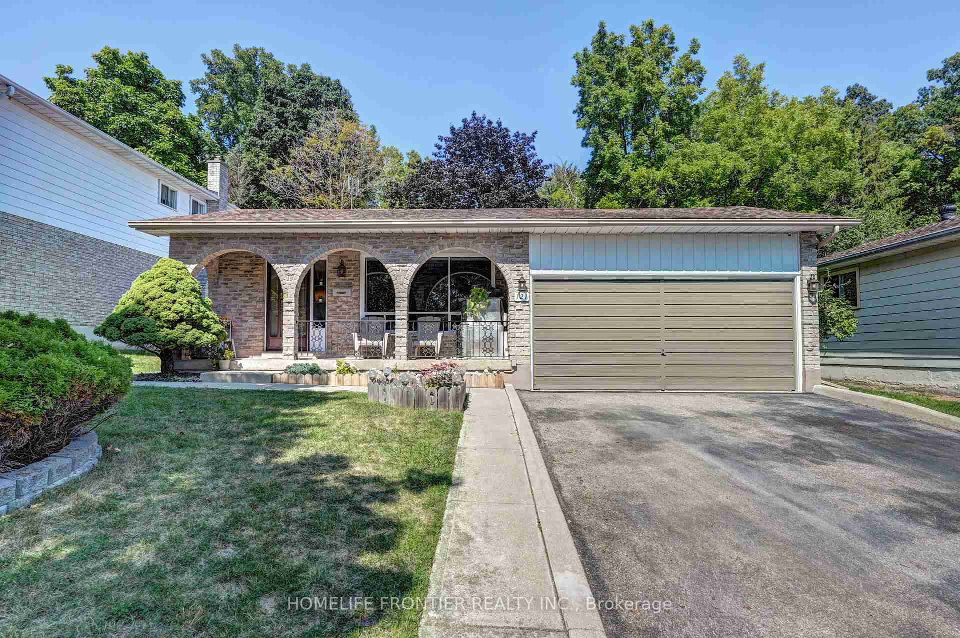121 Forest Brantford - Property Image