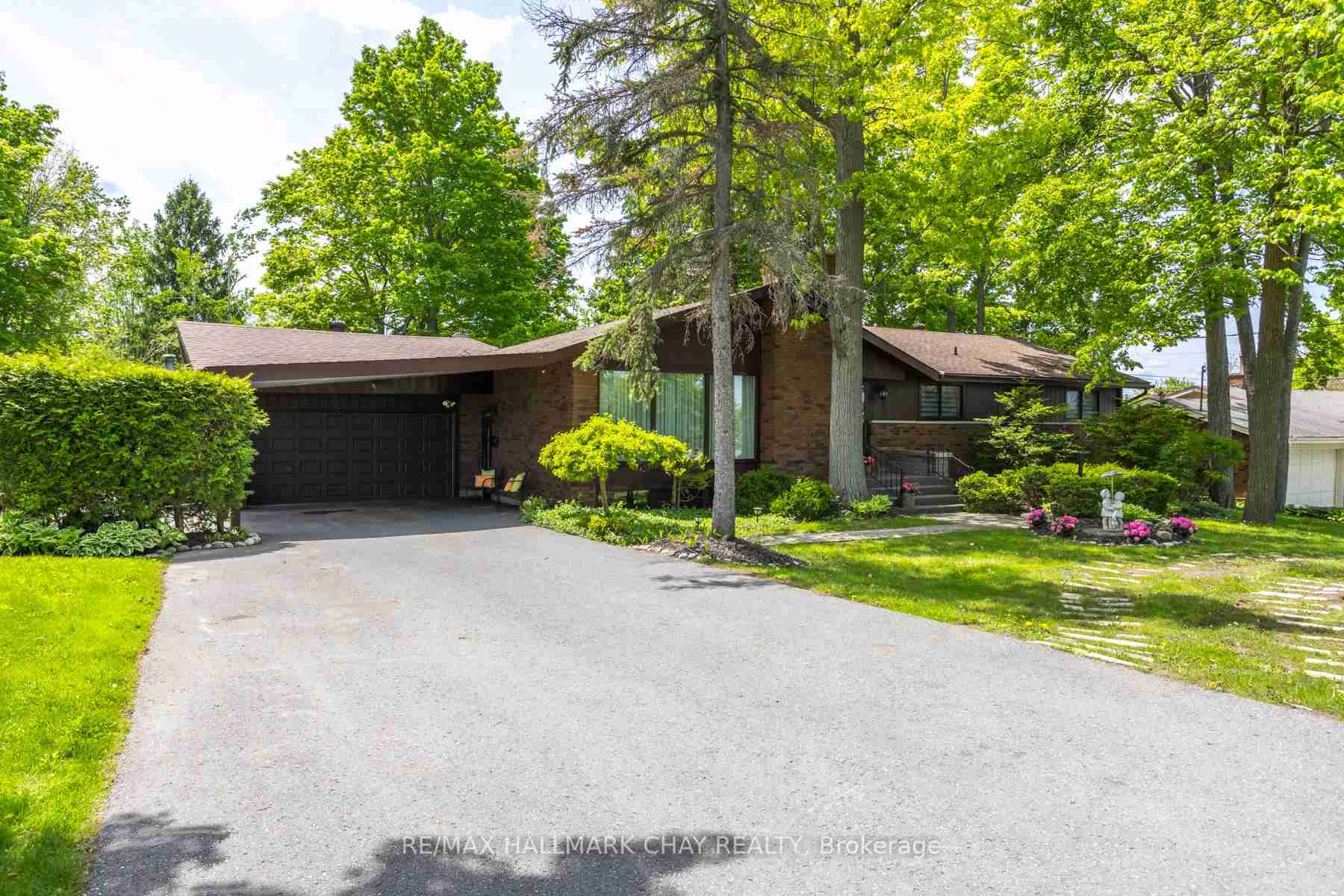 1009 FAIRBAIRN Peterborough - Property Image