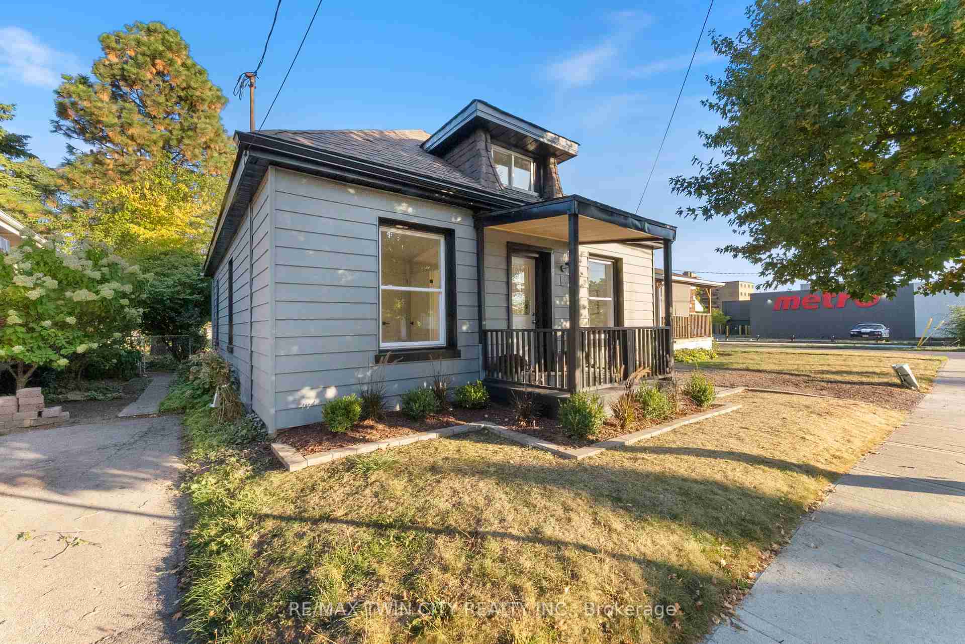 3 Dundee Brantford - Property Image