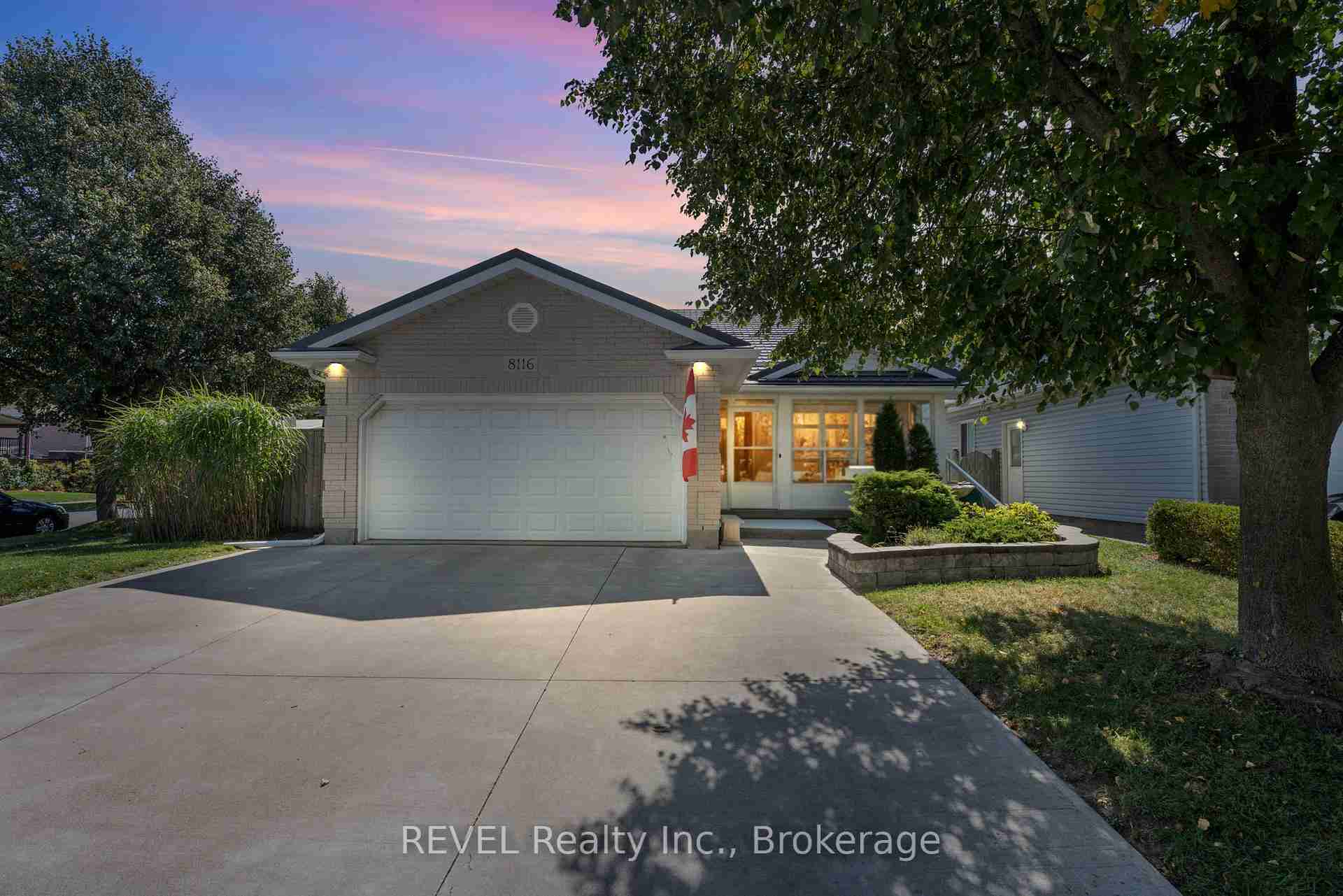 8116 WOODSVIEW Niagara Falls - Property Image
