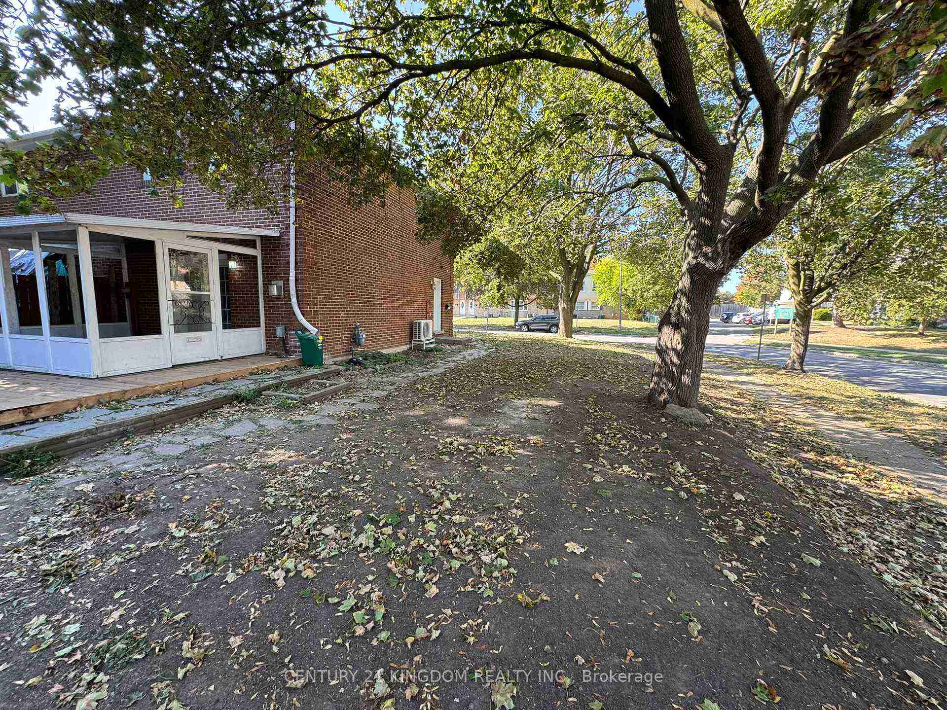 137 Jansen Kitchener - Property Image
