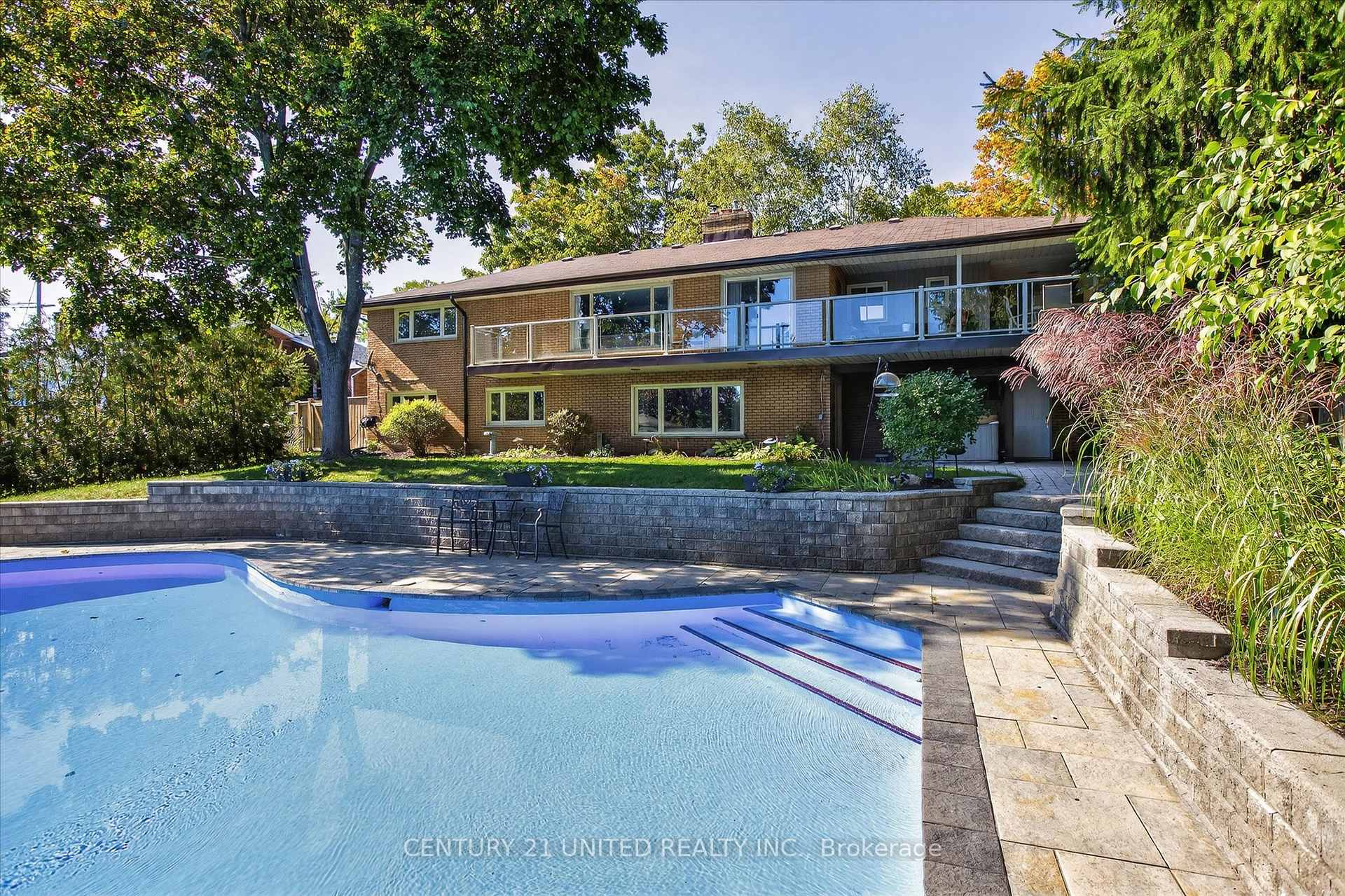8 Oakwood