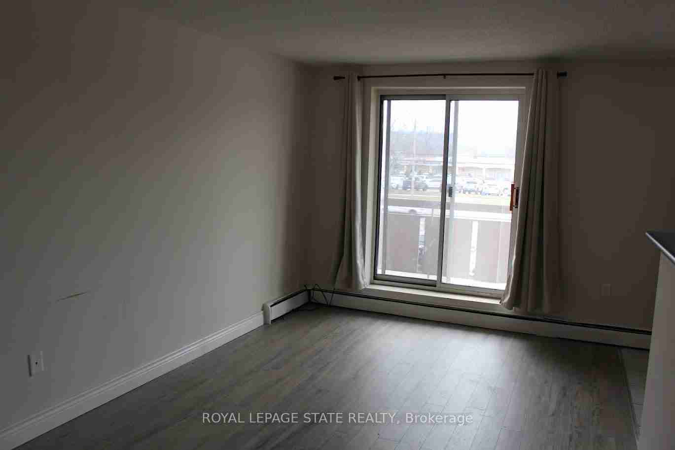 851 Queenston Hamilton - Property Image