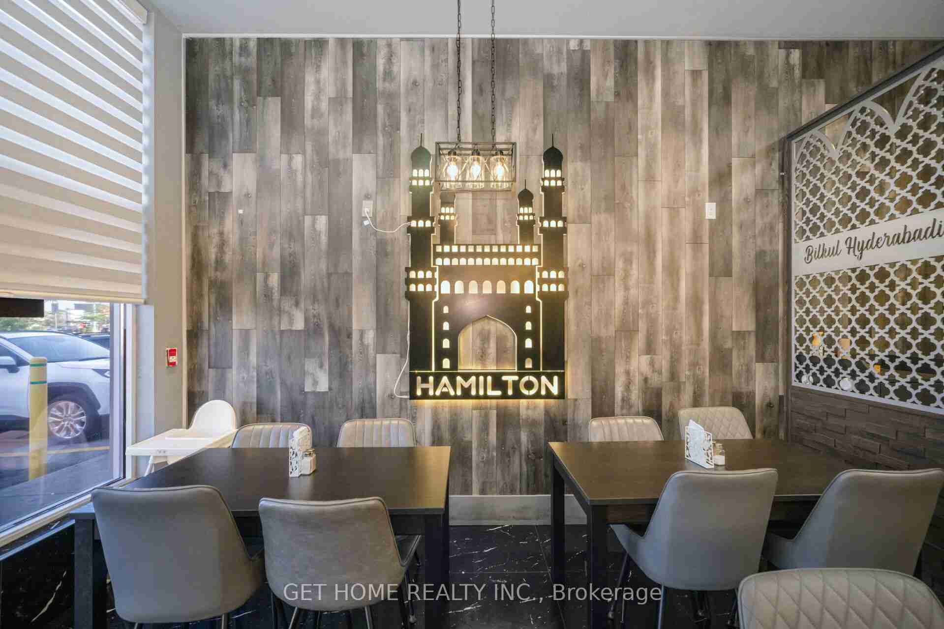 700 Queenston